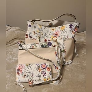 NWOT 3 Piece purse set